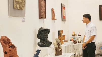 Artistic ceramics tell stories of Uncle Ho