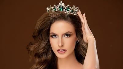 Who is the 1.83m tall dentist with a Taekwondo black belt competing in Miss Universe?