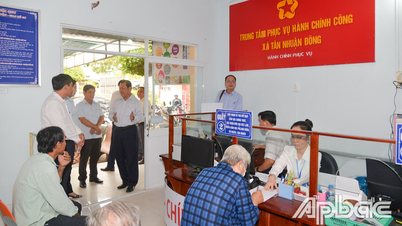 Đồng chí Phan Phùng Phú kiểm tra vận hành chính quyền xã Tân Nhuận Đông sau sáp nhập