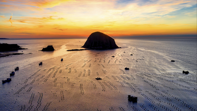 Magnifique lever de soleil sur les mers du Vietnam