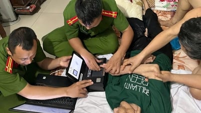 Đến tận nhà người cao tuổi, người bệnh làm căn cước công dân