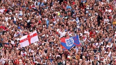 Biển người hâm mộ Anh ăn mừng chức vô địch Euro 2025 của đội tuyển nữ
