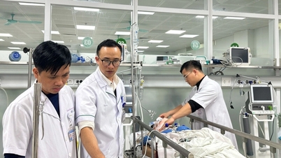 Mất lái ngã vào đống sắt, bệnh nhân vỡ gan, lộ toàn bộ nội tạng