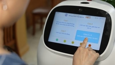 Hà Nội bố trí robot phục vụ người dân làm thủ tục hành chính từ 1/8