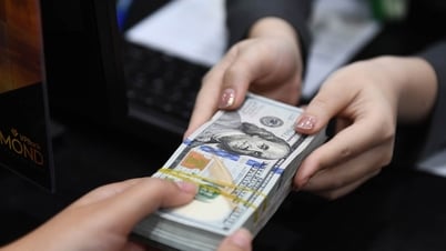 Bank USD price reaches 26,400 VND