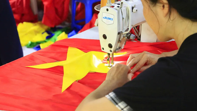 Xưởng may cờ Tổ quốc tất bật trước thềm Quốc khánh 2-9