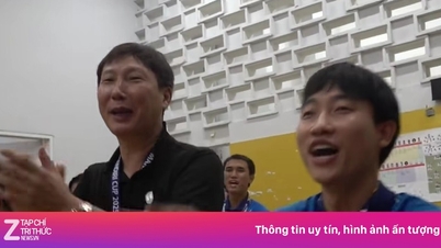 HLV Kim Sang-sik hát vang mừng chiến thắng cùng U23 Việt Nam