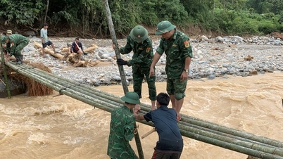 Căng sức giúp dân khắc phục hậu quả của đợt mưa lũ lịch sử