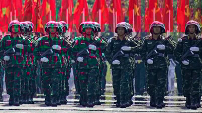 Chiến sĩ đẫm mồ hôi, 'gồng mình' trên mặt đường ảo ảnh luyện tập cho nhiệm vụ A80