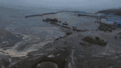Sóng thần ập vào quần đảo Kuril của Nga sau động đất mạnh gần Kamchatka
