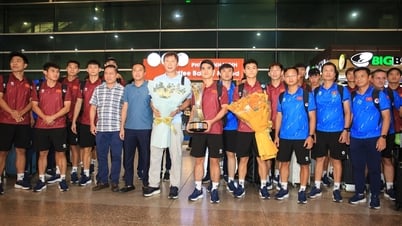 Đề xuất trao tặng bằng khen của Thủ tướng cho HLV Kim Sang-sik và các cầu thủ U.23 Việt Nam