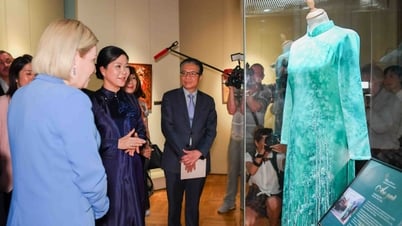 Áo dài Việt trưng bày giữa trái tim nước Nga