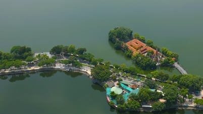Trung tâm Hà Nội đặc biệt, nhìn từ trực thăng quân sự
