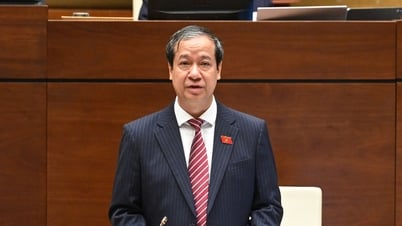 Bộ trưởng GD-ĐT phản hồi về quản lý dạy thêm, không biến học sinh thành 'máy học'