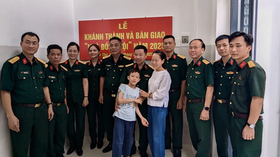 Bàn giao nhà đồng đội cho quân nhân Cục 12 - Tổng cục 2 (Bộ Quốc phòng)
