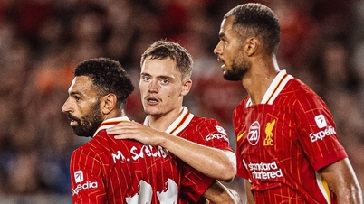 'Bom tấn' Florian Writz ghi bàn đầu tiên cho Liverpool