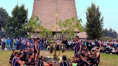 [Podcast] Khám phá văn hóa Việt tại làng dân tộc