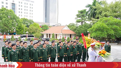 Đoàn đại biểu Đảng bộ Quân sự tỉnh dâng hương, báo công với Chủ tịch Hồ Chí Minh