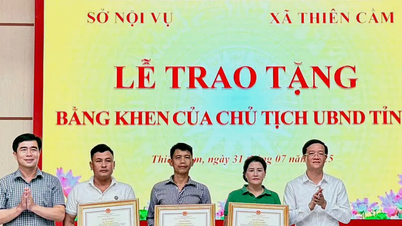 Hà Tĩnh: Tặng bằng khen 3 công dân dũng cảm cứu người trong vụ chìm tàu du lịch