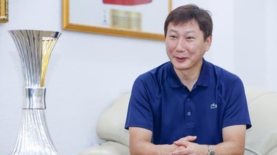 HLV Kim Sang Sik: ‘Tôi mong chờ Xuân Son và Văn Hậu, sẵn sàng mở cửa cho Chung Đỗ nếu…’