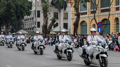 Trình diễn nghiệp vụ, diễu hành phương tiện của Bộ Công an tại hồ Hoàn Kiếm