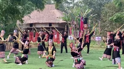 Tháng 8 về Làng trải nghiệm văn hóa truyền thống