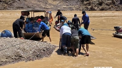 Khan hiếm xăng, dầu phục vụ cứu trợ người dân vùng lũ miền Tây Nghệ An