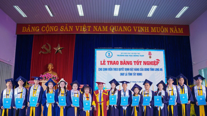 Trao bằng tốt nghiệp cho 61 tân cử nhân theo đặt hàng