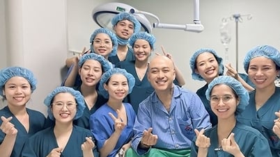 Ca sĩ Tuấn Hưng cười tươi sau ca phẫu thuật, thông báo tạm dừng ca hát