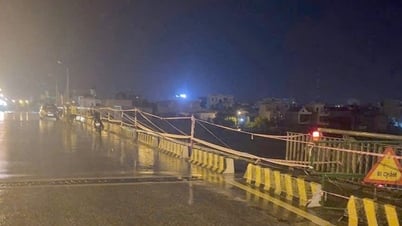 Dông lốc đánh bay lan can, hệ thống đèn chiếu sáng cầu Thái Bình