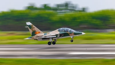 Biên đội Yak-130 sẵn sàng trình diễn sức mạnh không quân trên bầu trời Hà Nội