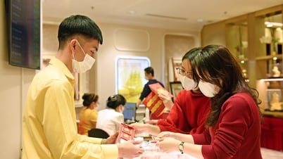 Giá vàng hôm nay 31/7/2025: Giá vàng trong nước và thế giới rơi về vùng nguy hiểm 3000 USD