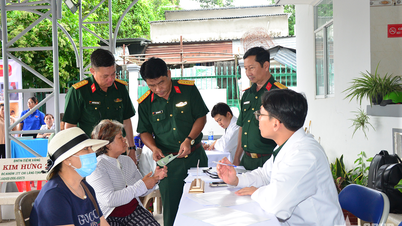 Sắc xanh tuổi trẻ Quân khu 9 rực sáng trong hội trại truyền thống
