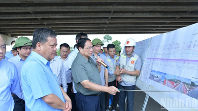 Thủ tướng Phạm Minh Chính kiểm tra một số công trình trọng điểm tại Quảng Trị