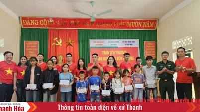 Trao 60 suất quà cho học sinh vùng biên giới Bát Mọt