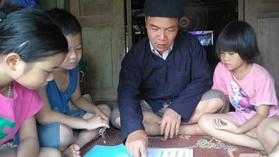 Người dân tộc thiểu số giữ gìn tiếng mẹ đẻ
