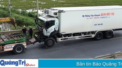 5 cars collided on Dong Hoi bypass