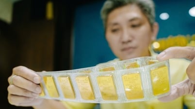 Giá vàng đi xuống, giá USD tăng hết biên độ rồi quay đầu giảm