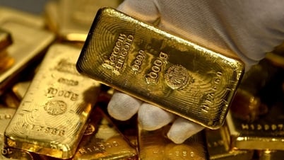 Giá vàng chiều nay 4/7/2025: Giá vàng trong nước giảm nhẹ, vàng thế giới khó vượt ải 3,350 USD