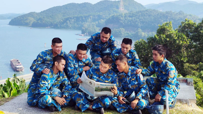 Adding to the beauty of the soldier
