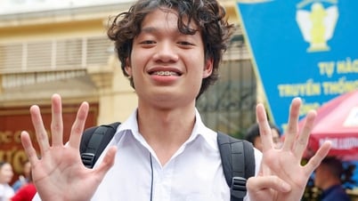 ハノイの公立高校10年生の入学試験の点数