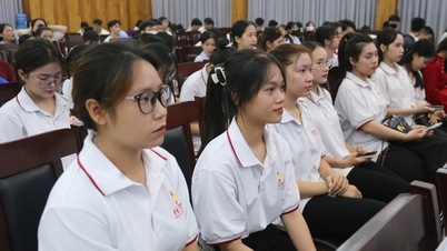 Estudiantes de turismo compiten en iniciativa de reducción de residuos plásticos