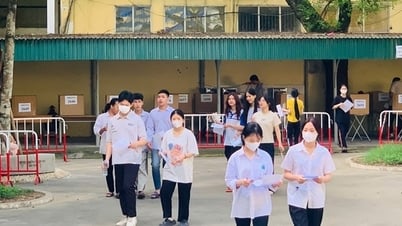 ハノイ：ネット上で流通している高校10年生の入学試験の点数は不正確だ。