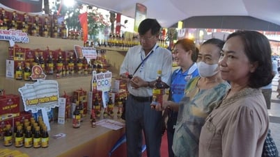 Conserver la sauce de poisson de la marque Phu Quoc