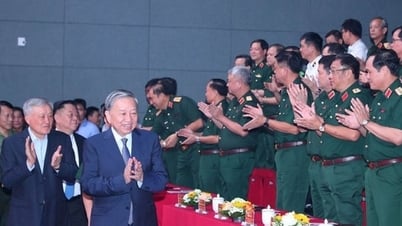 Tổng Bí thư Tô Lâm dự giao lưu nghệ thuật “Khắc ghi lời Bác - vang nhịp quân hành”