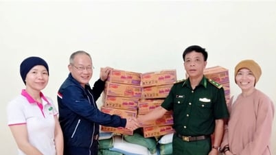 Nhiều suất quà hỗ trợ học sinh biên giới La Êê, Đắc Pring