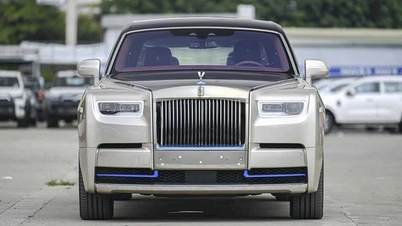 Rolls-Royce Phantom VIII vách ngăn chỉ 39 tỷ đã có chủ nhân