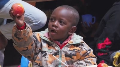 Khoai Lang Thang và bữa tiệc nhớ đời ở khu ổ chuột Kenya châu Phi