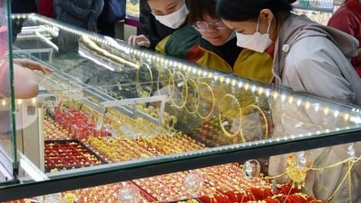 Giá vàng miếng SJC tự do tăng giảm bất ngờ trên thị trường hiện nay