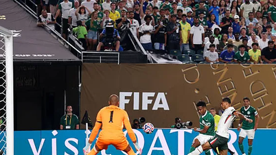 ផ្សាយផ្ទាល់ FIFA Club World Cup 2025 Palmeras ទល់នឹង Chelsea 1-2 (ចប់តង់ទីមួយ)៖ Chelsea ស៊ុតបញ្ចូលទីបានមួយគ្រាប់ដោយសំណាង។